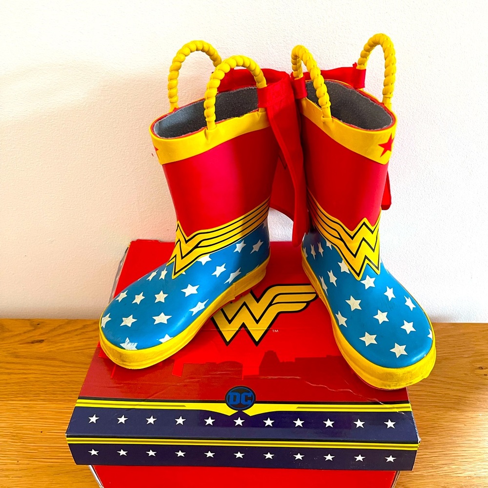 Kids Wonder Woman rubber rain boots